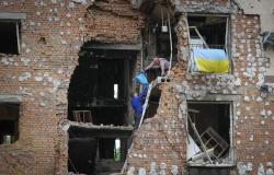 أوكرانيون يواجهون مخاوف أسرى الحرب في ماريوبول