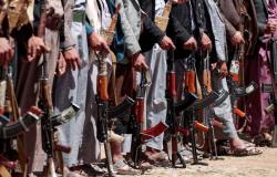 دفن 150 يمنيا أعدموا في سجون الحوثي