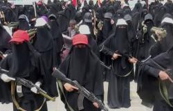 زينبيات يقدن النساء لضباط الحوثي