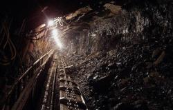 جون كيري ينتقد موافقة بريطانيا على افتتاح منجم فحم جديد