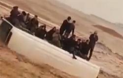 الاردن : سيول تجرف حافلة ركاب على الصحراوي .. بالفيديو