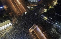 الإسرائيليون يواصلون الاحتجاجات ضد حكومتهم
