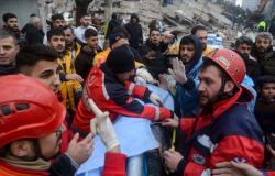 إرتفاع عدد وفيات زلزال تركيا وسوريا إلى أكثر من 18 ألف وفاة