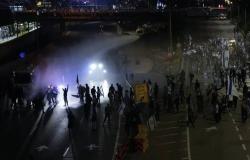 احتجاجات حاشدة بعد إقالة نتنياهو وزير الدفاع