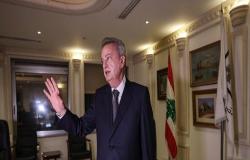 "فرانس برس": القضاء اللبناني يرفع منع السفر عن حاكم المصرف المركزي
