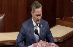 بالفيديو.. الشماغ الأردني على منصة الكونغرس الأمريكي