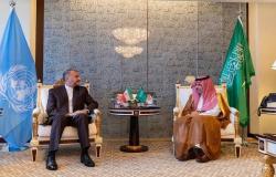 وزيرا خارجية السعودية وإيران يبحثان سبل تطوير العلاقات المشتركة في كافة المجالات