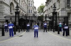 بريطانيا: الأطباء يبدأون جولة جديدة من الإضراب للمطالبة بتحسين الأجور