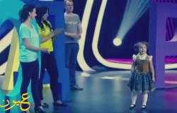 بالفيديو : طفلة عبقرية تتحدث 7 لغات بينها العربية "عمرها 4 سنوات فقط" ...