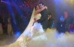 فستان زفاف دنيا سمير غانم يخطف الأنظار