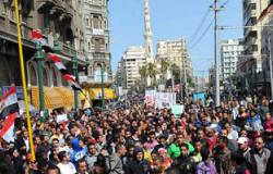 انقسام متظاهرى القائد إبراهيم إلى مسيرتين لمسرح "التونسى" و"رأس التين"