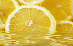 المياه والليمون والينسون والنعناع مشروبات مفيدة أثناء الدورة الشهرية