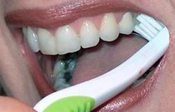 مياه الحنفية تقى من التسوس لاحتوائها على الفلوريد المقوى للأسنان