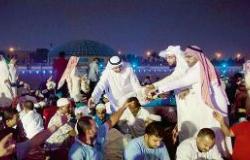 البلدي والأمانة يحتفلان بعمال النظافة في إفطار رمضاني ويكافئانهم بـ«العمرة»