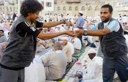 25 شاباً من الأحساء يقدمون العون لذوي الاحتياجات والمسنين في مكة المكرمة