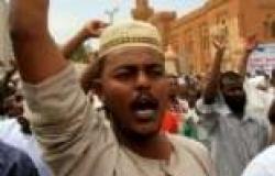 مظاهرة في السودان ضد رفع أسعار البترول.. والشرطة تفرقها بقنابل الغاز