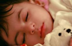 عدم انتظام نوم الأطفال يحد من تطور المخ ويعرضهم لمشاكل سلوكية