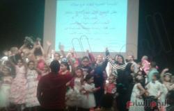 بالصور.. المدرسة المصرية للغات "بصلالة" تحتفل بتخريج أول دفعة لها