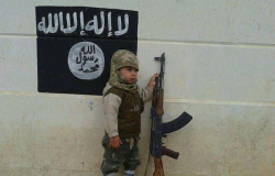 بالصور..«جيل الخلافة» فى «داعش»: أطفال «دون السادسة» يستعدون لحرب طويلة مع الغرب