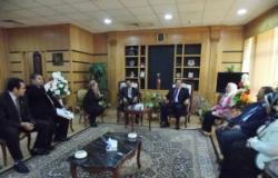 رئيس جامعة المنصورة يلتقى وفد السفارة الماليزية