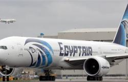 وصول 303 مصريين قادمين من ليبيا للقاهرة فى ثانى رحلات "مصر للطيران"