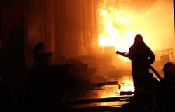 السيطرة على حريق حفار بترول أبورديس وإخلاء العاملين عليه إلى البر