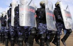 الشرطة تطلق الغاز المسيل للدموع لتفريق محتجين فى الخرطوم