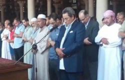 بالفيديو.. محمود سعد يقيم صلاة الجنازة على شقيقه بمسجد عمرو بن العاص