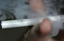 السجائر الإلكترونية قد تسبب التسمم وأمراضا خطيرة أخرى لدى الأطفال