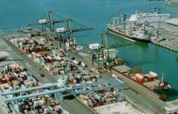 إزالة 800 طن من حطام السفن الغارقة بميناء الإسكندرية