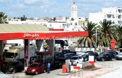 بالصور.. تزاحم أمام محطات الوقود فى تونس بعد إضراب الموردين