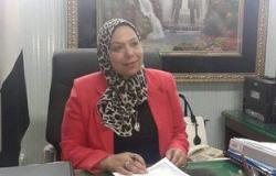 وكيلة "تعليم كفر الشيخ" تقنع مديرة مدرسة بفض إضرابها عن الطعام