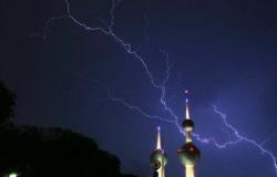 عاصفة رعدية تضرب الكويت استمرار لسوء الأحوال الجوية منذ الأربعاء الماضى