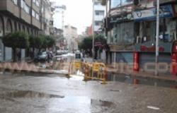 بالفيديو والصور.. قوات الدفاع المدني بدمياط تواصل تصريف مياه الأمطار