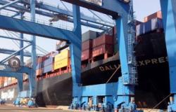 ميناء الاسكندرية يناقش سبل تطوير خدمات النقل للحاصلات الزراعيه لأوروبا