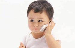 دراسة: الأطفال قبل عمر سنة يستخدمون الهواتف الذكية بكفاءة..جيل موبايلات