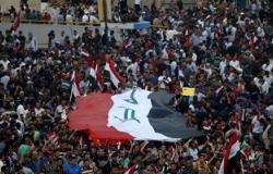 تقلص أعداد المتظاهرين فى العراق وثبات المطالب وبطء الإصلاحات