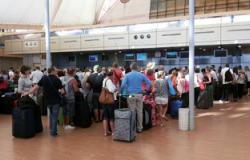 مطار القاهرة يستقبل 5000 سائح من جنسيات مختلفة خلال 24 ساعة