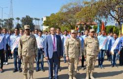 بالصور.. رئيس جامعة المنصورة يتابع برنامج التربية العسكرية للطلاب