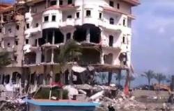 شاهد لحظة سقوط مبنى بتكلفة 8 ملايين جنيه ضمن حملة إزالة التعديات على النيل