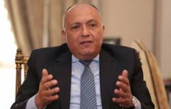 وزير الخارجية يصل باريس لرئاسة وفد مصر فى مؤتمر السلام الدولى