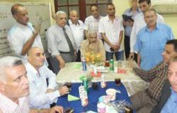 رئيس هيئة السكك الحديدية يشارك العاملين إفطار رمضان