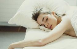 فوائد صحية رائعة لنوم القيلولة..أهمها تحسين الذاكرة وتجديد النشاط