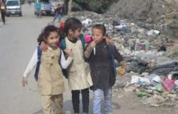 بالصور.. مواطنون بالقليوبية يشكون تحول مدرسة بقرية عزبة زكى لـ"مقلب قمامة"