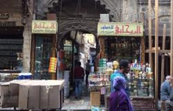 بالصور.. قصة العقار 84 شارع المعز.. سجن نظامى تحول إلى سوق لبيع العنبر