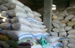 ضبط 27 طن أسمدة زراعية و5 أطنان أرز مجهولة المصدر داخل مخازن بالمنيا
